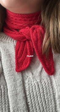 Ladybug Scarf by Eva Komma - Free