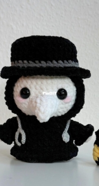 Didis Plushies - Didi - Plague Doctor