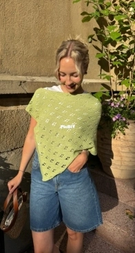 Bloomlet Poncho - Victoria Remøy Løvold - Milotté aka Vicyyy