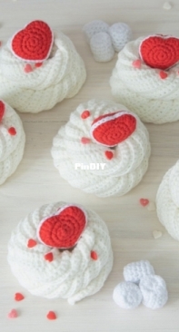 Mufficorn - Olga Chemerys - Valentines meringue and Marshmallows