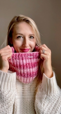 Simple Thick Cowl by Abby Brown-Free