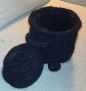 Hattalahutta - Lisa Vanvikaas - Crocheted and felted Witchs Cauldron