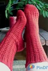 Blueberry Waffle Socks by Sandy Turner /KnitList-Free