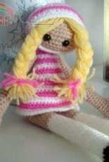 Sarah Hearn- Esshaych- Lolly the amigurumi dolly