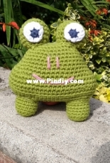 Floyd the Alien Frog - Travelling Ava and Co - Designed by Ava - Sam Osmond - Free