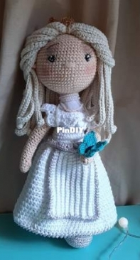 Maruchita Crochet - Claudia Gonzalez - White Queen - Reina Blanca - Spanish
