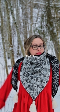 Eleonora Shawl by Raina Kruus - English, Japanese