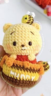 Wendy Li Designs - Wendy Li -  Winnie The Pooh