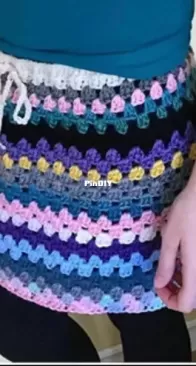 Carroway Crochet - Pam Carr - The Granny Stripe Skirt - Free