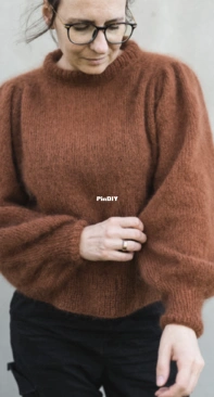 Chestnut Sweater - Neringa Ruke