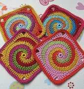 Elealinda Designs - Paula Matos - Granny Square Twister