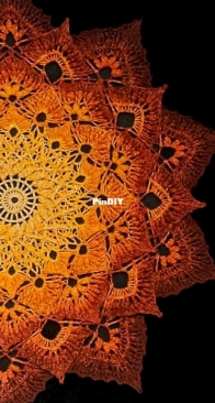 Nelly Klos - Sunflower Doily - English