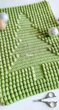 A Very Bobble Christmas Wall Hanging - Love and Stitch Designs - Amanda Murray - English