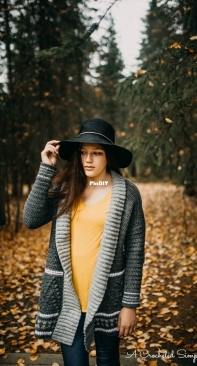 A Crocheted Simplicity - Jennifer Pionk - Jennifer Renaud - Bordeaux Bobble Cardigan
