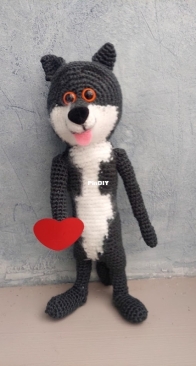 another wolf with a heart