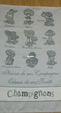 Kitchen towel with mushrooms