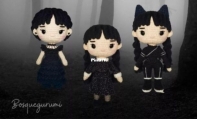 Bosquegurumi - Paola Fajonni - Wednesday - Wandinha Addams - Receita tripla - Portuguese