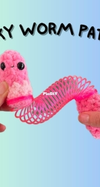 Joella Crafts - Joanna Cosentino - Slinky Worm