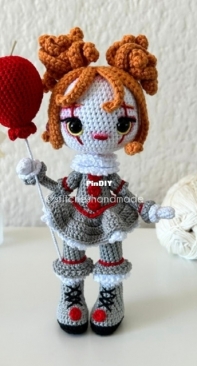 Stitches HandmadeMX - Cindy Soto  - Pennywise - Spanish