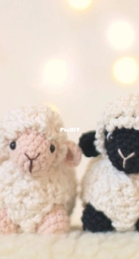 Fios de Marina - Marina Fukugauti - Nativity sheep - Ovelinha do Presépio - Portuguese