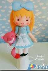 Atelie Andrea Crafts - Alice e gatinho / Alice and the Cat Felt Pattern - Portuguese - Free
