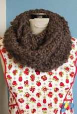 Super Simple Chunky Cowl by Shalet Abraham-Free