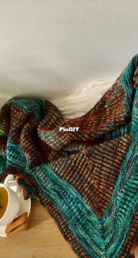 Châle Une brioche pour le thé par Même les anges tricotent in French