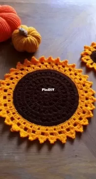 Mumsy Makes - Loralie Hayes - Sunflower Placemat