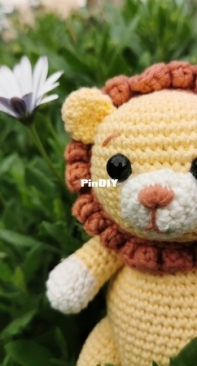 ToysByKnitFriends - Cute lion