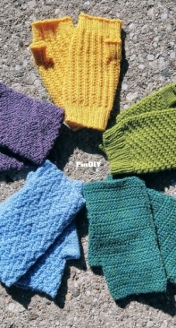 Sequence Mittens by Emily Burkholder-Free
