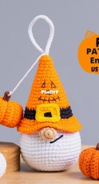 Mufficorn - Olga Chemerys - Keychain Pumpkin Gnome