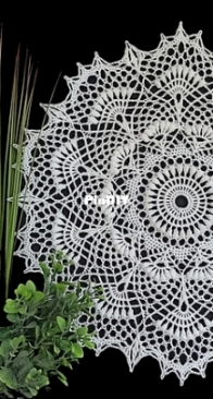 Nelly Klos - Seraphim Doily - English