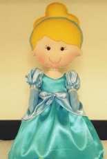Dris Ateliê - Cinderella Soft Doll - Portuguese - Free