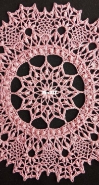 Nelly Klos - Water Lily Doily - English