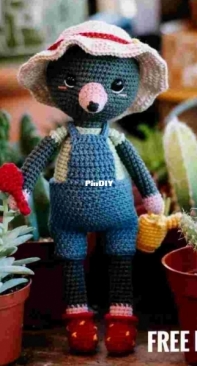 E Grace Crochet - Elizabeth Grace - Maurice the Mole - Free