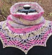 Ahomansikat Cowl by Pirjo Brax