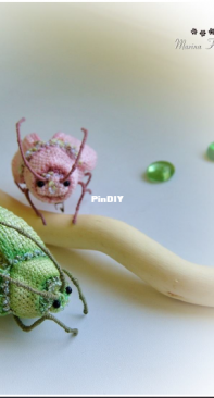 Knitted Funny Cuties - Malupasy Brooch - Adjika - Marina Filippova -- Brooch Bug