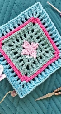 Created by Carolien - Soft Breeze Square - English - Dutch