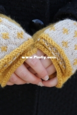 Caph Mitts by Tereza Dobšovičová