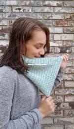 Caelum Cowl by Amy Kate Sutherland