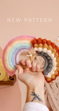 Aukillu - Rainbow Rattle - boho and candy - English