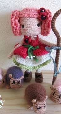 Haslea Crochet - Anaëlle Tanniou - Little Shepherdess doll - Poupee Bergere - English and French