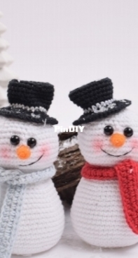 Hobbii Design - Crocheted Snowman - Free
