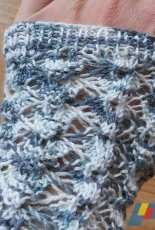 Crazy Lace Mitts by Lea Bronnenkant / Lea67000 Designs -English