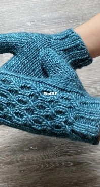 Auroral Mittens by Triona Murphy-Free