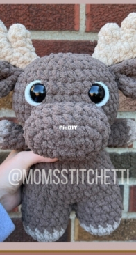 Moms Stitchetti - Alexandra Wiley - Mack the Moose