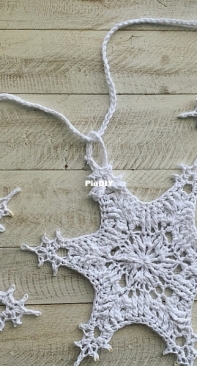 Yarn Me Calm - Andrea Clements - Snowy Stars - Free