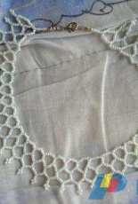 collier ras de cou,blanc fait maison