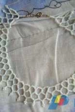 collier ras de cou,blanc fait maison