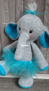 Kristel Droog - Ballerina elephant